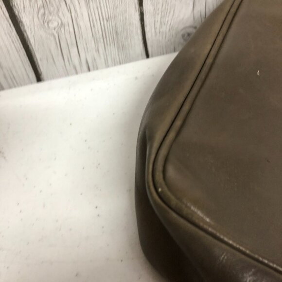 Salvatore Ferragamo Taupe Crossbody O 21 9570 - Picture 5 of 8